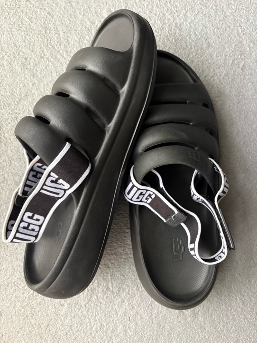 UGG Sport Yeah slides - Black size 10